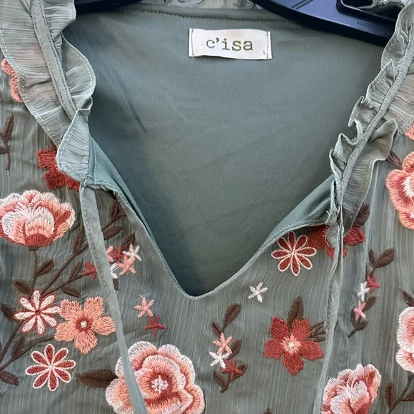 Floral Embroidered Dress - Picture 3 of 3